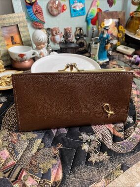Vintage Buxton Genuine Leather Kiss Lock Wallet Brown Made in Canada Clutch